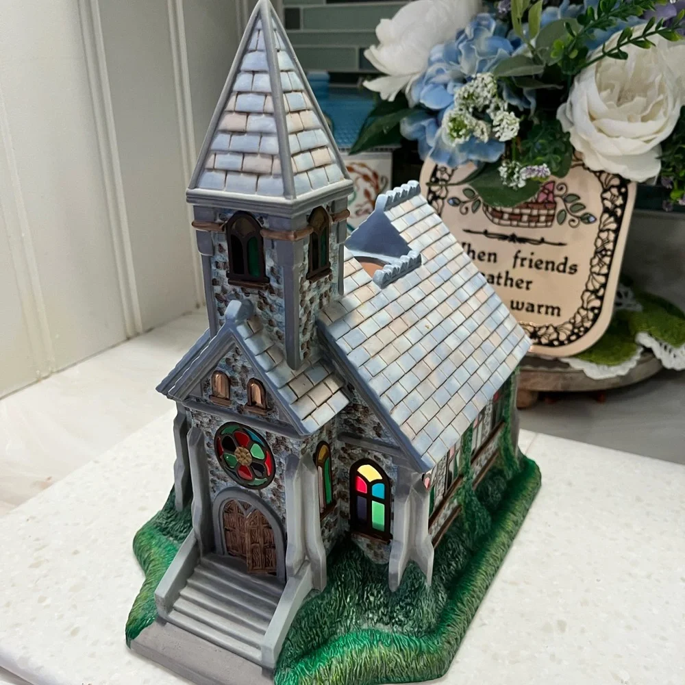 PartyLite Olde World Village chapel - Picture 4 of 6